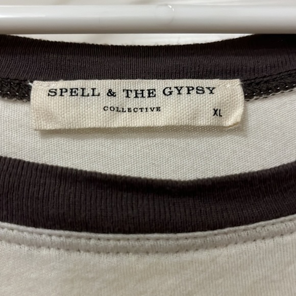 Spell and the Gypsy tee - Picture 3 of 4